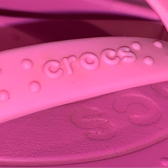 Crocs Flip Flops In Bubblegum Pink Toddler Girl - Picture 2 of 3